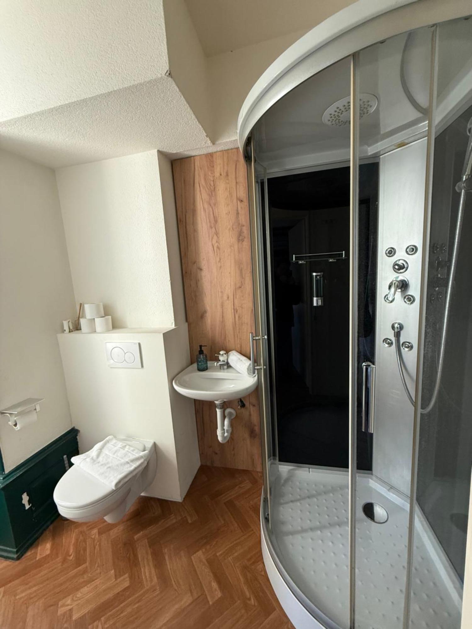Crown Living Villa Blumenau Studios, Smarttv, Parkplatz 루스테나우 외부 사진