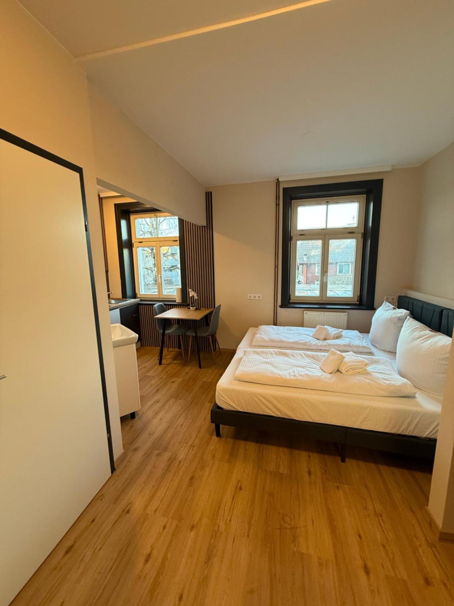 Crown Living Villa Blumenau Studios, Smarttv, Parkplatz 루스테나우 외부 사진