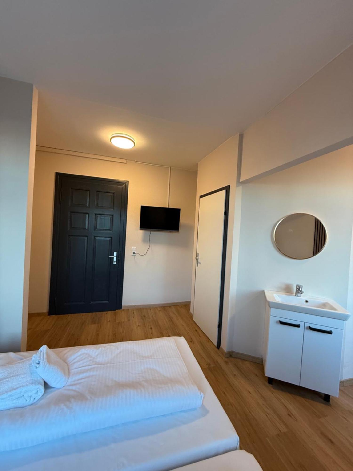 Crown Living Villa Blumenau Studios, Smarttv, Parkplatz 루스테나우 외부 사진