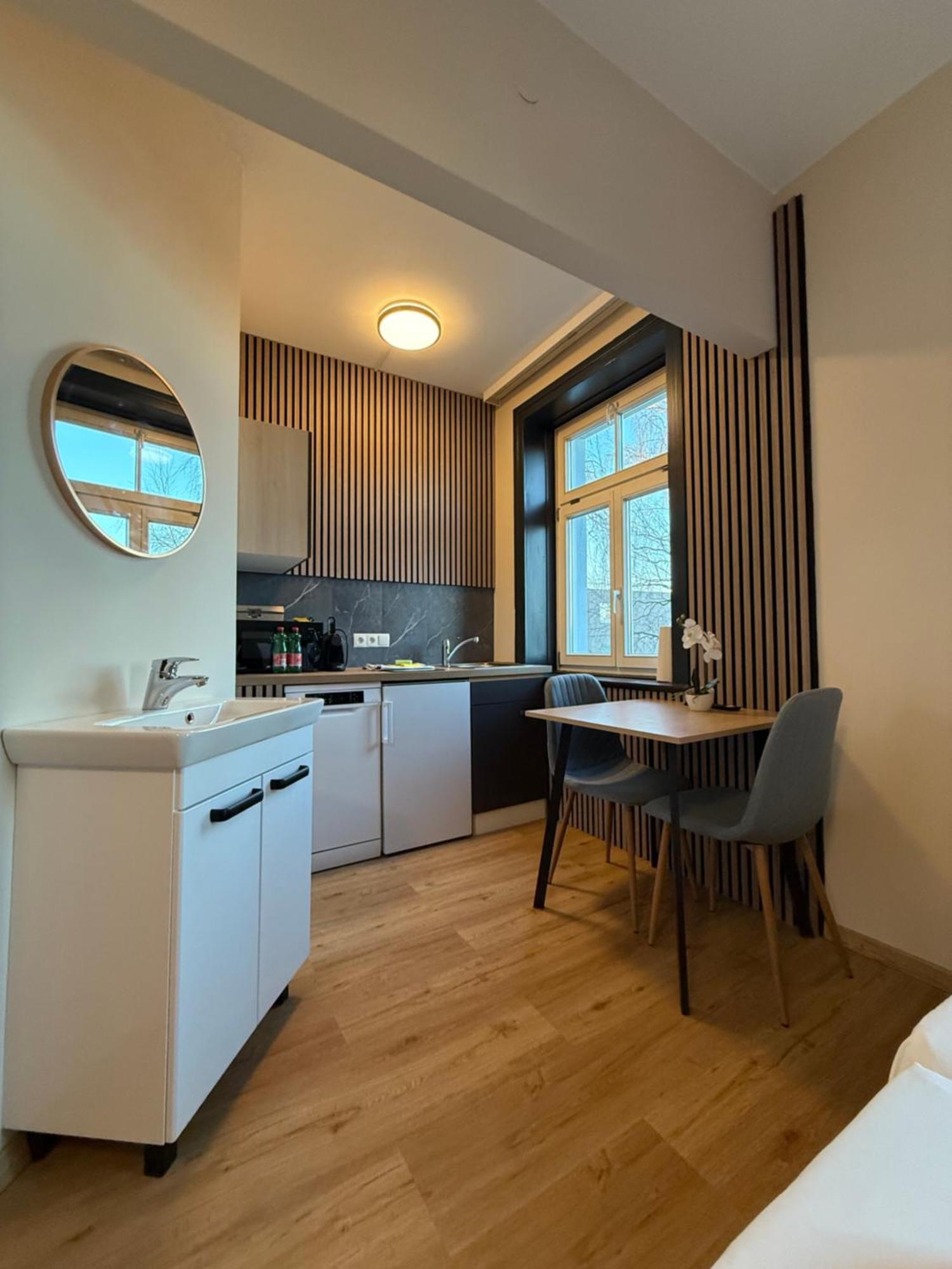 Crown Living Villa Blumenau Studios, Smarttv, Parkplatz 루스테나우 외부 사진