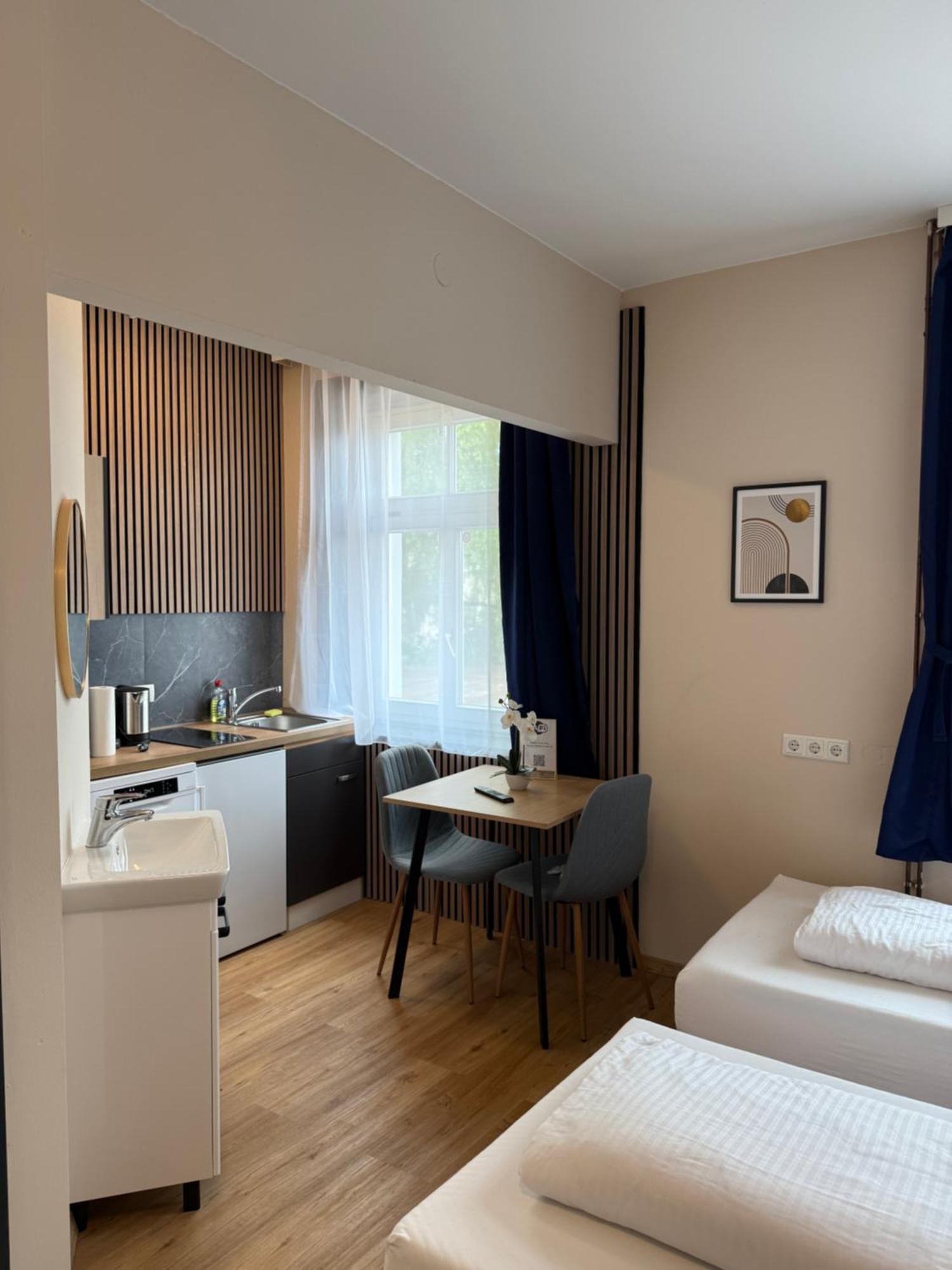 Crown Living Villa Blumenau Studios, Smarttv, Parkplatz 루스테나우 외부 사진
